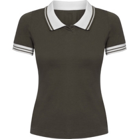 Tricou polo cu mÃ¢necÄƒ scurtÄƒ, cambrat. FantÄƒ mini fÄƒrÄƒ nasturi. Guler È™i manÈ™ete tricotate din material combinat. È˜liÈ›uri laterale cu partea din spate mai lungÄƒ. CusÄƒturi laterale.;6637_46